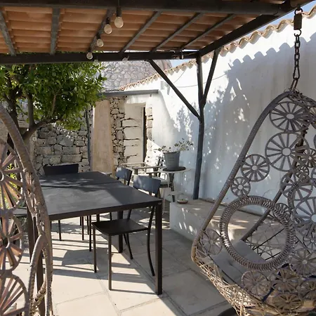 Feudo - Pajara Bracchio 2 By Salento Prime